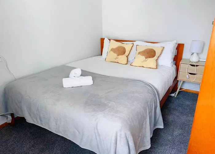 5 Bedrooms, Your Getaway Starts Here *