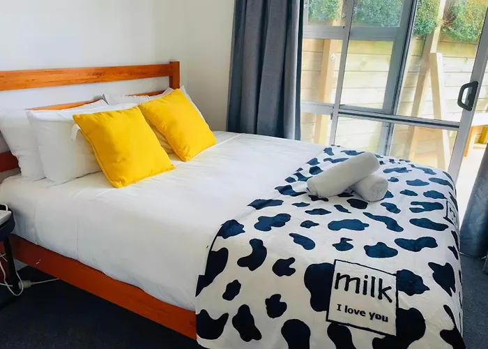 5 Bedrooms, Your Getaway Starts Here Holiday home Rotorua