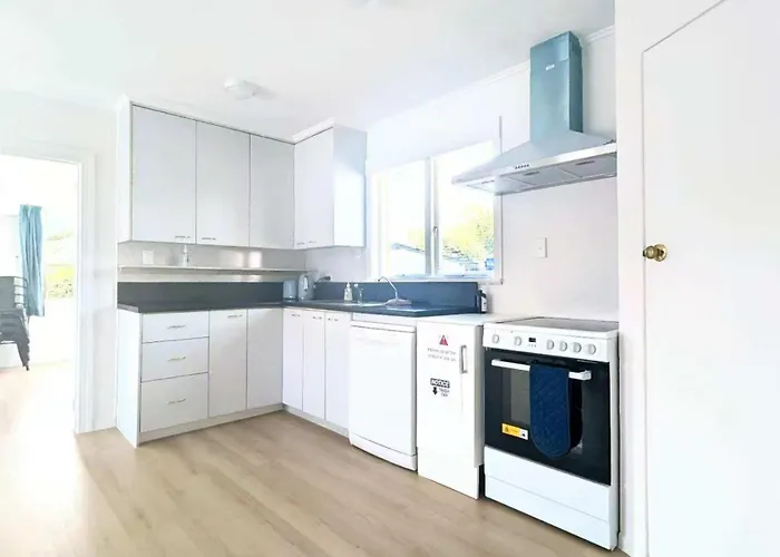 Holiday home 5 Bedrooms, Your Getaway Starts Here Rotorua